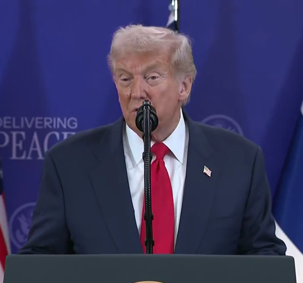 Imagen de Y Donald Trump anuncia su octava guerra finalizada durante su mandato, se acuerda la paz entre camboya y tailandia. Dice qué solo le falta terminar una... 